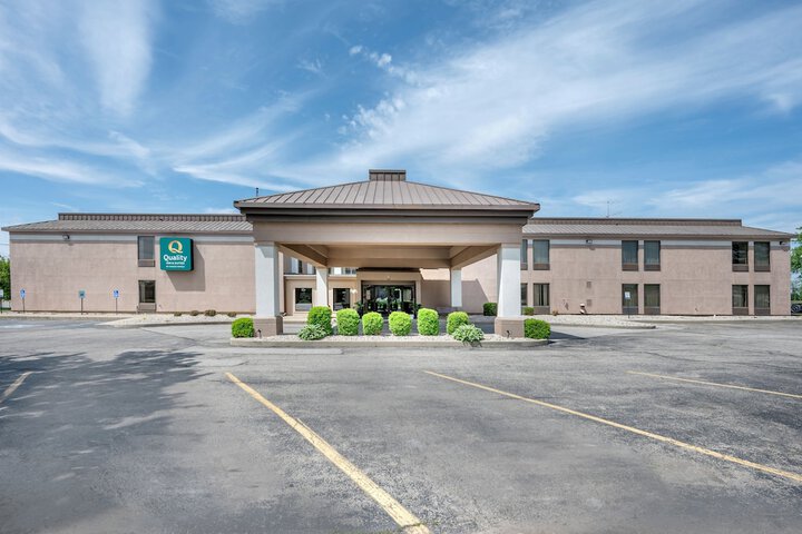 Quality Inn & Suites Near Amish Country