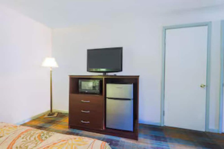 Room 12 of 12