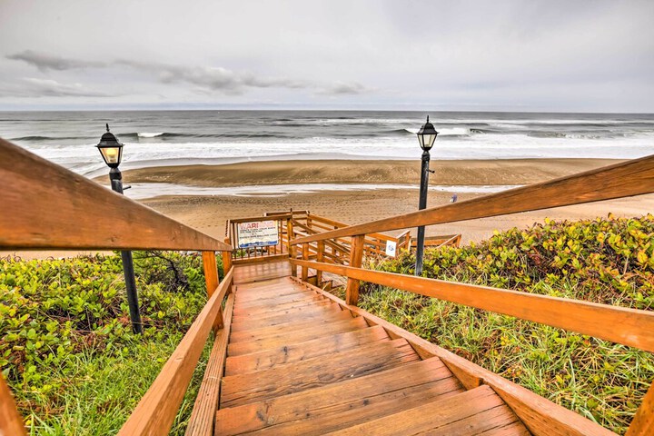 Lincoln City Oceanfront Condo Near Lincoln Beach!