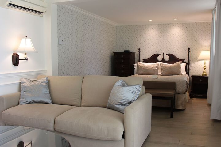 Room 82 of 171