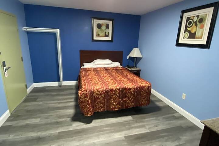 Room 28 of 95