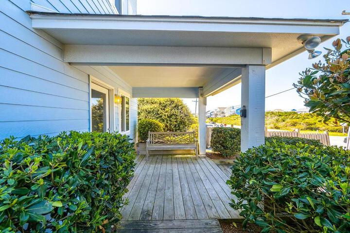 Sparrows Beach Nest by Sea Scape Properties