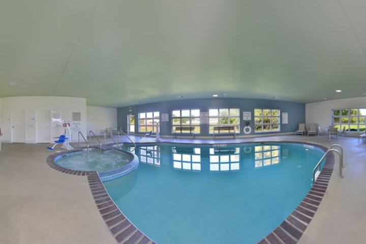 Pool 10 of 40