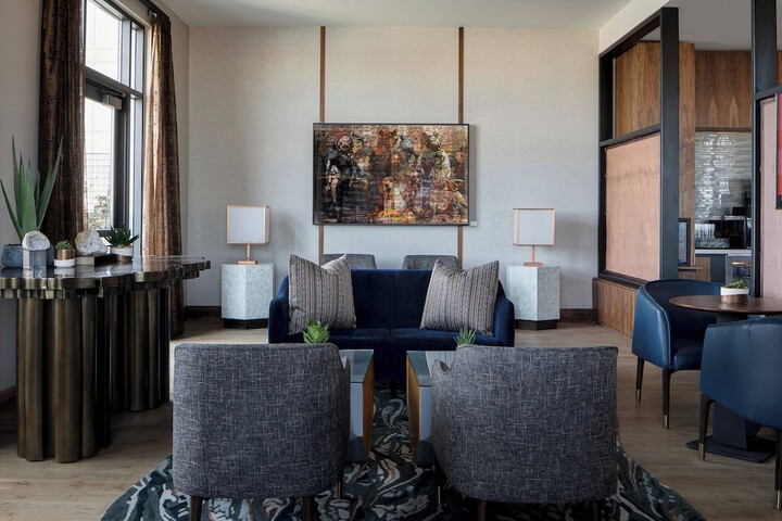 Lounge 58 of 67