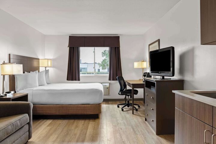 Days Inn by Wyndham Steinbach