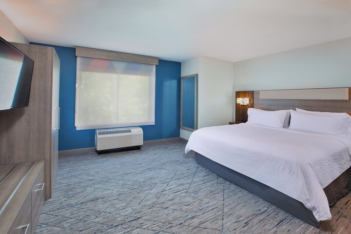 Holiday Inn Express & Suites Buffalo by IHG