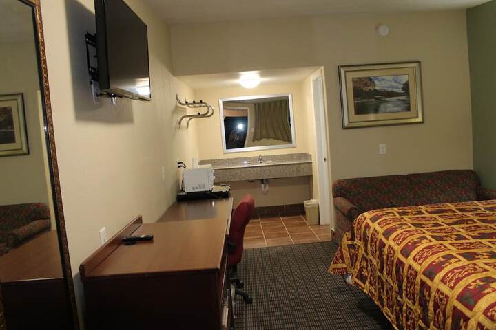 Room 21 of 21