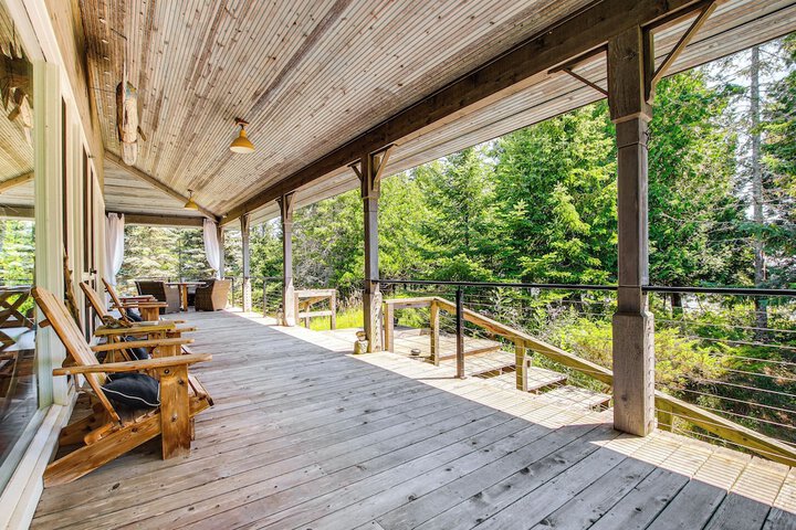 Serene Washington Island Getaway w / Private Beach!