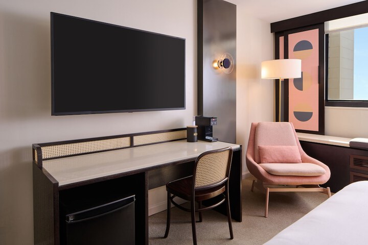 Room 28 of 51