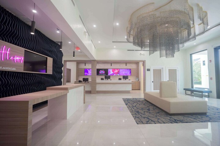 Hotel Interior 7 of 43