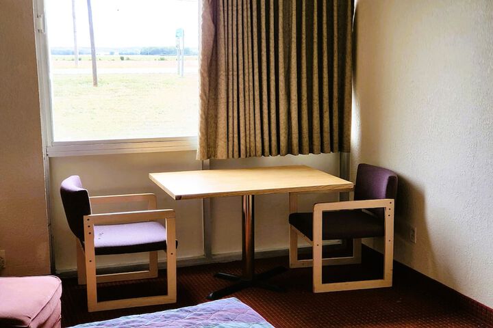 Room 25 of 48