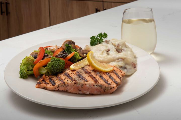 Dining 43 of 50