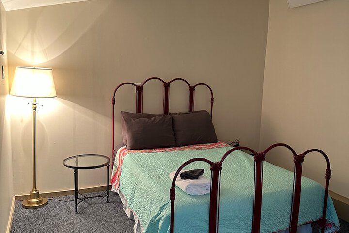 Room 28 of 46