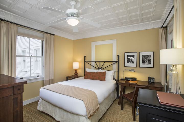 Room 48 of 83