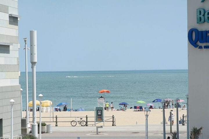 Howard Johnson by Wyndham Virginia Beach at the Beach