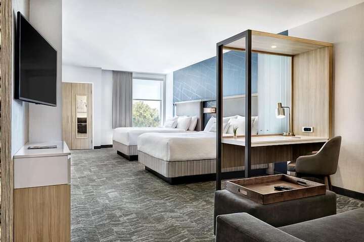 Room 33 of 66