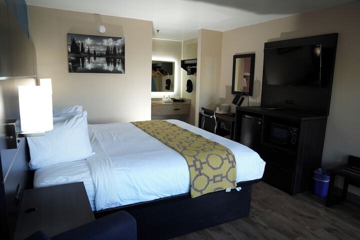 Room 21 of 48