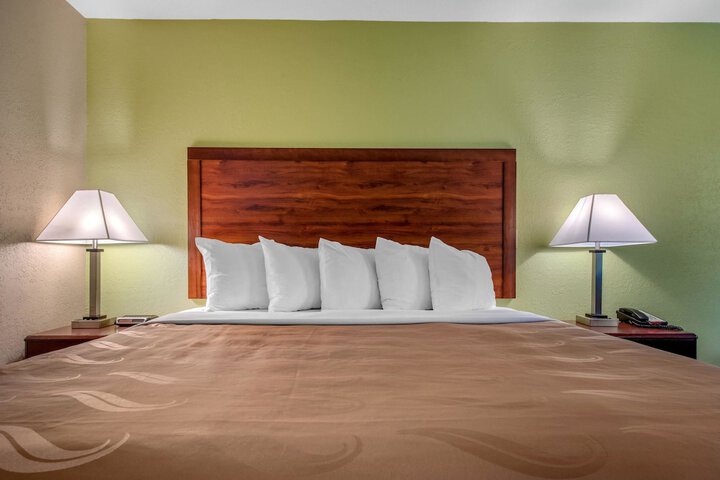 Room 30 of 38