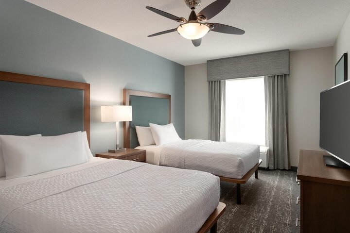 Homewood Suites by Hilton Fort Myers Airport / FGCU