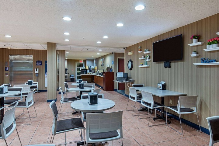 Hotel Interior 4 of 27