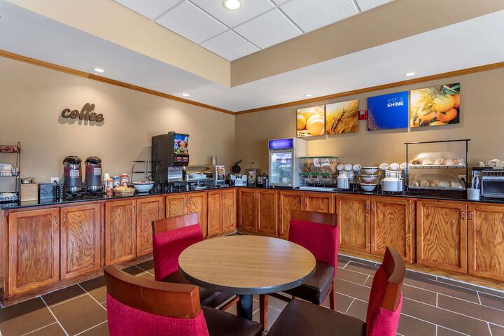 Breakfast/Coffee Service 27 of 31