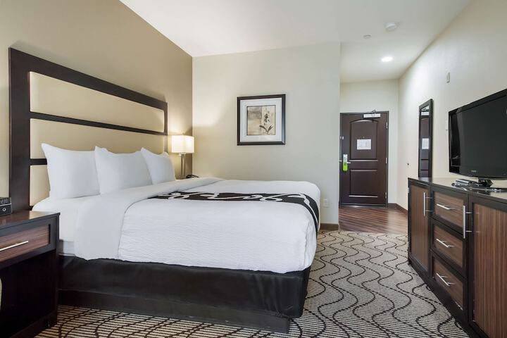 Room 32 of 41