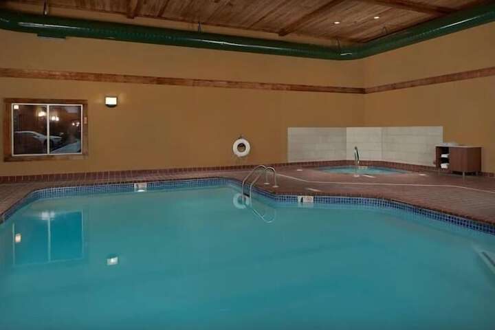Holiday Inn Express & Suites Oxford by IHG