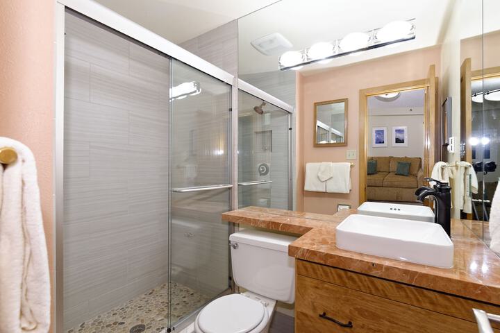 The Crestwood Condominiums