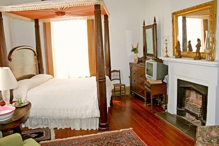 Room 8 of 47