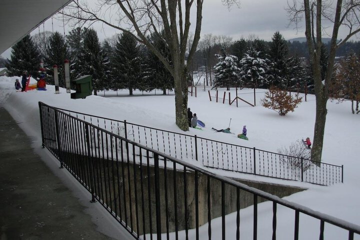 Red Carpet Inn on the Lake