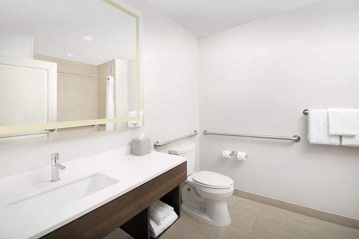 Holiday Inn Express Jacksonville Beach by IHG