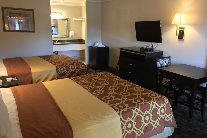 Room 8 of 27