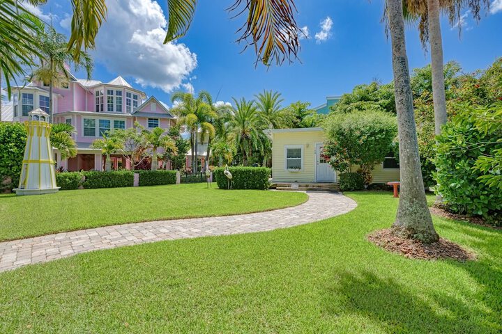 AMI Lighthouse Cottage-one Minute Walk To The Beach-keyless Locks