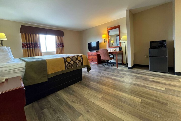 Room 11 of 27