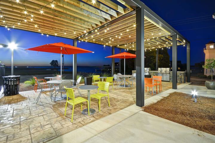 Home2 Suites by Hilton Decatur Ingalls Harbor