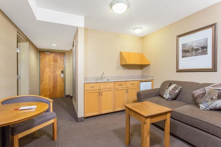 Room 27 of 44