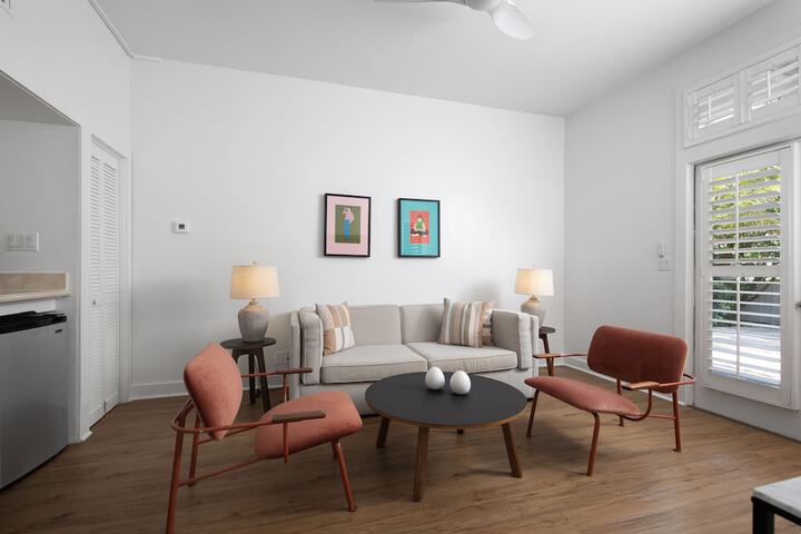 Room 22 of 77