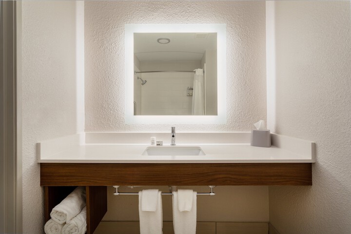 Room 15 of 42