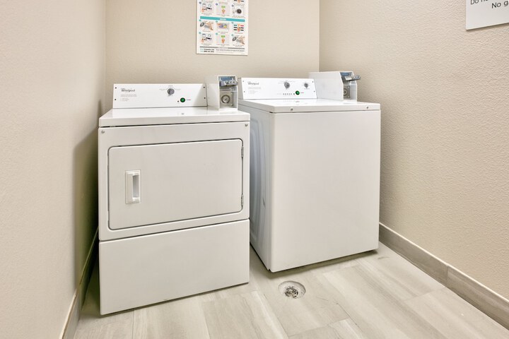 Holiday Inn Express & Suites North Dallas at Preston by IHG