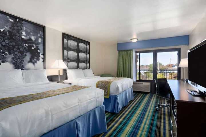 Room 27 of 35