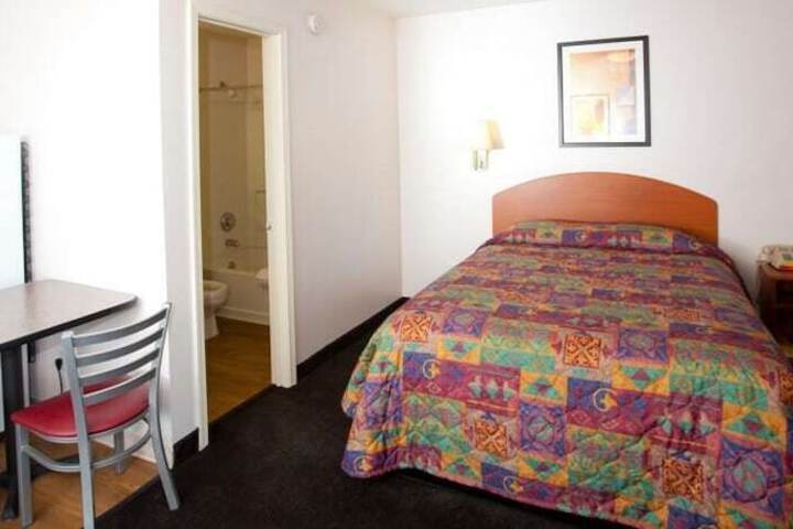 Room 8 of 14