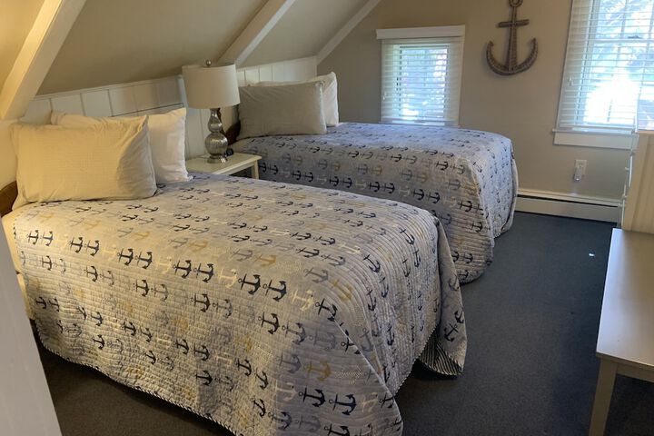 Room 40 of 142