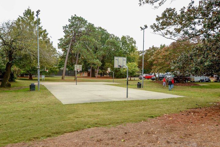 Charming Southern Pines Abode - Walk to Dtwn!