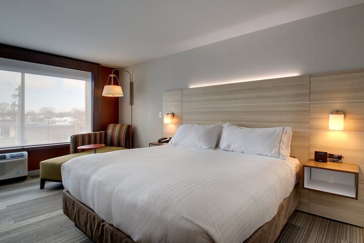 Room 40 of 70