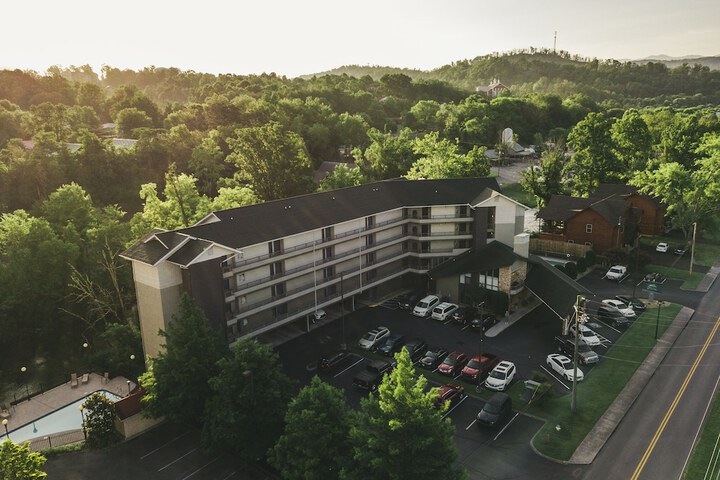 Twin Mountain Inn & Suites