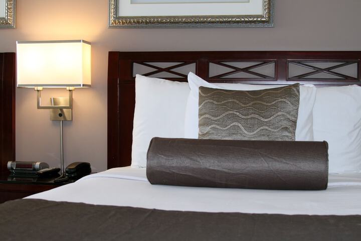 Room 34 of 62