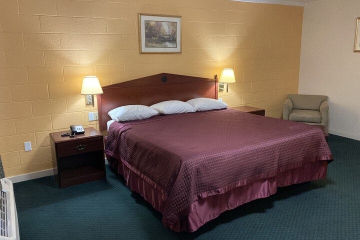 Room 6 of 6