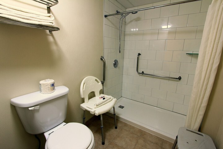Room 35 of 43