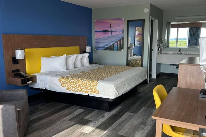 Days Inn & Suites by Wyndham Jennings