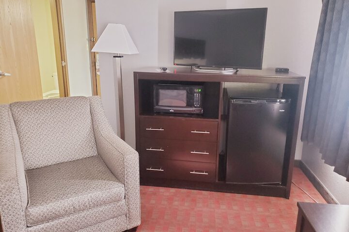 Blackstone Lodge & Suites